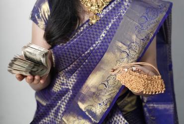 Instant Cash for Gold in Chakravarthy Layout